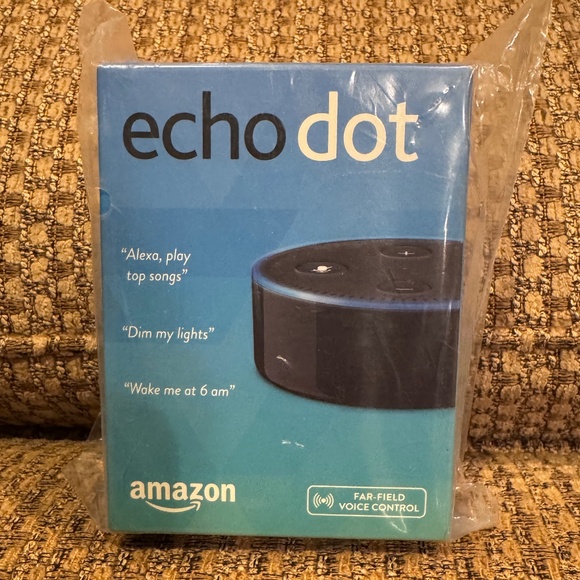 💰💰Amazon Echo Dot-  2nd generation - NEVER BEEN OPENED - Picture 1 of 3